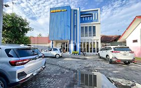 Hotel Andono Near Yia Mitra Reddoorz